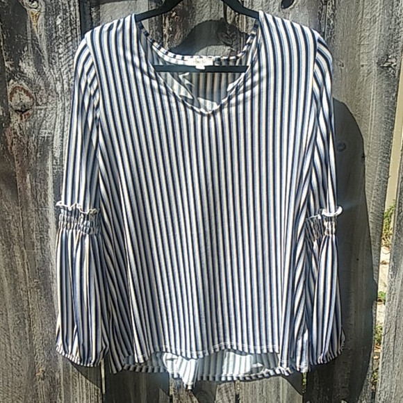 Como Blu Stripped Bell Sleeve Top Size XL - Picture 2 of 6